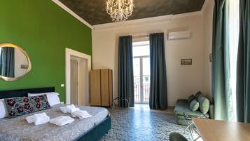 Vesuvio - Capri Shared Bathroom | Egyptian cotton sheets, premium bedding, down comforters, pillowtop beds
