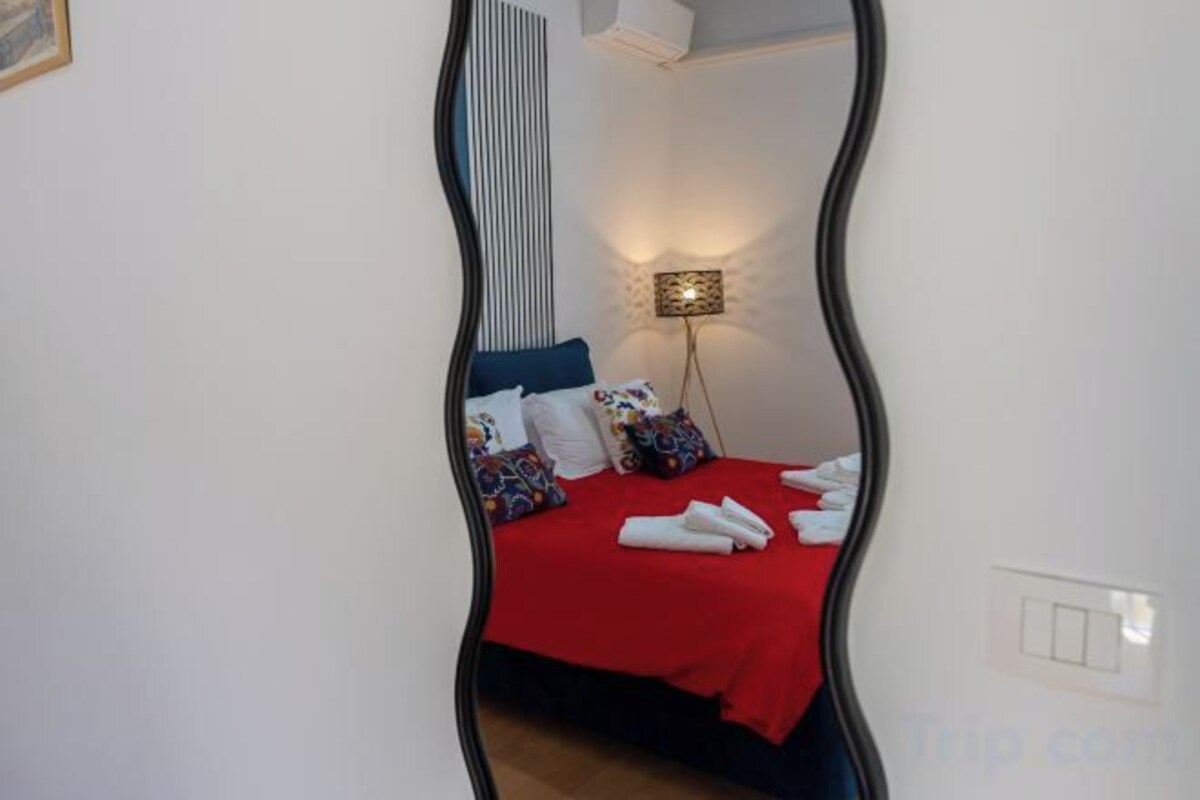 Egyptian cotton sheets, premium bedding, down duvets, pillow-top beds