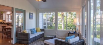 Sirena's Isle Retreat - Waterfront with private dock