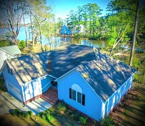 Exterior - Sirena's Isle Retreat - Waterfront with private dock (Oriental)