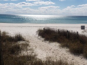 Plage à proximité, chaises longues