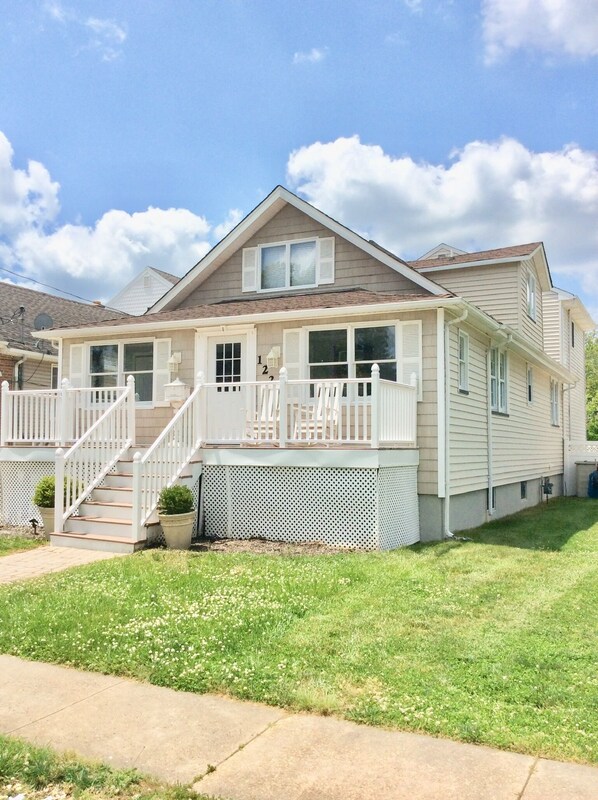 Exterior - Beachin’ in Belmar!! (Belmar)