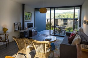 Smart-tv en een open haard