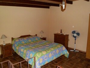 1 chambre, Wi-Fi gratuit, draps fournis