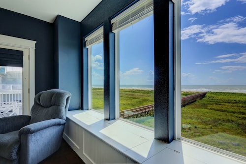 Luxury Beachfront Home! -Sea Sage