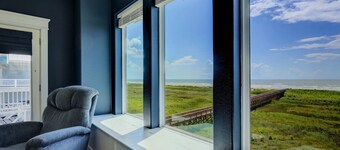 Luxury Beachfront Home! -Sea Sage