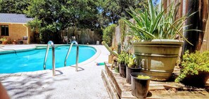 Outdoor pool - Kestral House- private guesthouse with pool access (San Marcos)