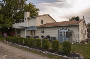 Exterior - 4 bedroom home located 1 mile outside the gates of Lakeside off N Shore Blvd<br> (Marblehead)