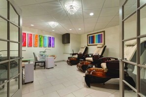 Spa - 1100 sq ft 2BR/2BA Ski-In/Ski-Out 5 Star Luxury Condo - sleeps 6 (Breckenridge)