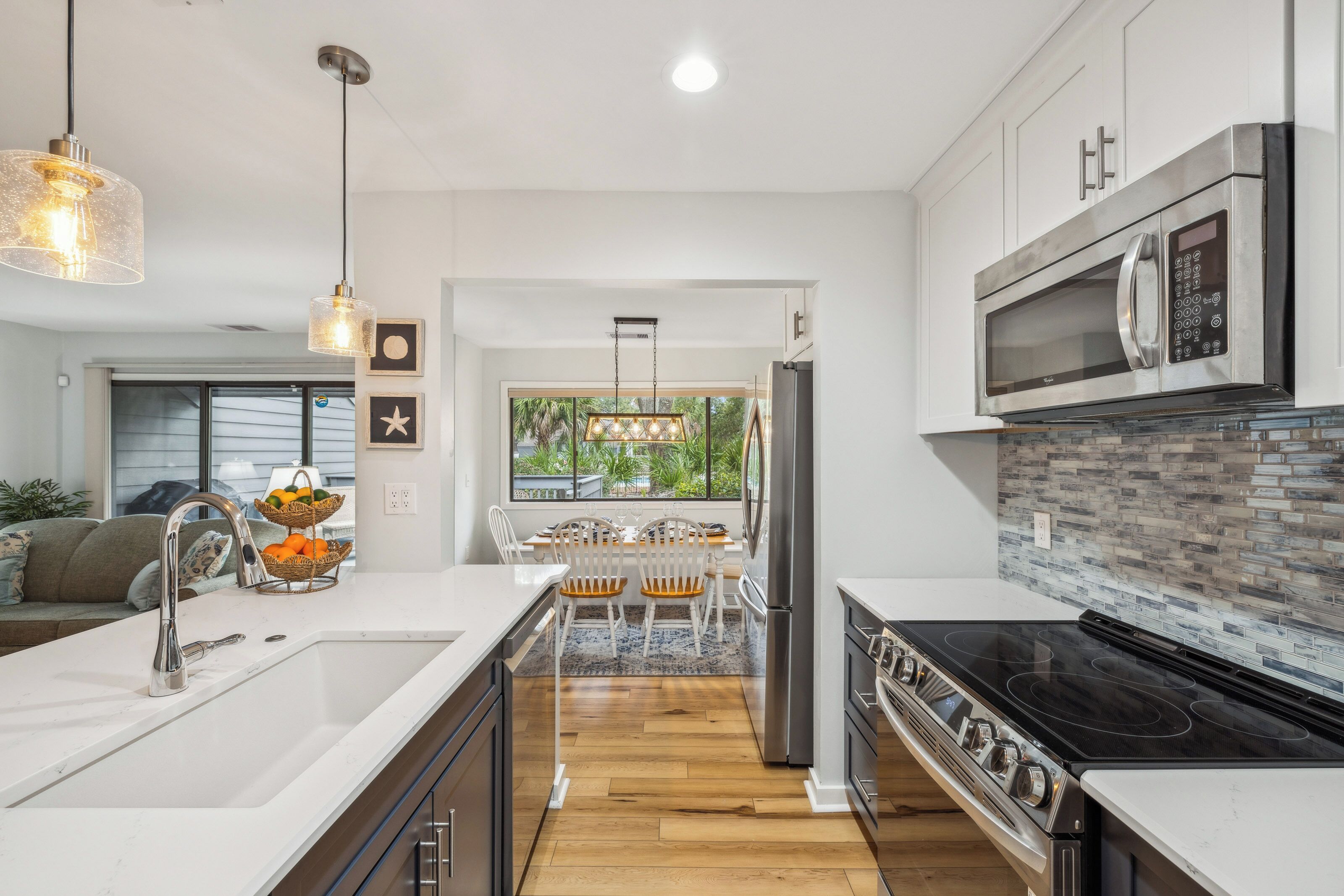 雪櫃、微波爐、焗爐、爐具