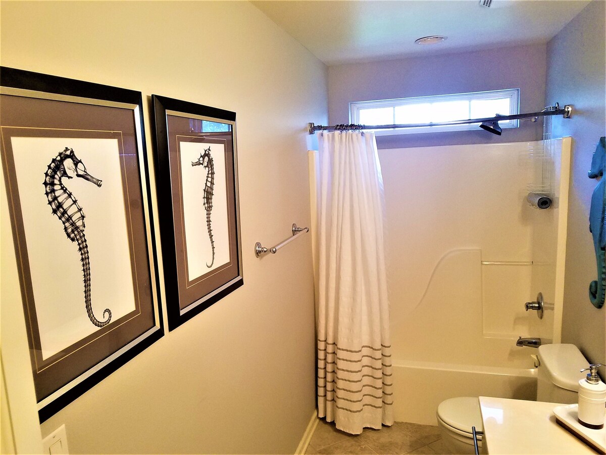 Photo 19 of DESTIN FL-Buy 3 nights get 1 free in 2025 -Walk to beach /community pool/pets ok