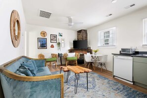 Televisión, Netflix, servicios de streaming, oficina