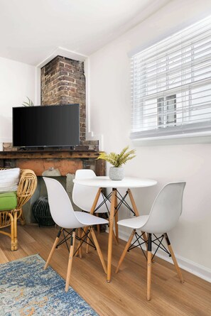 Dining - Walk Everywhere! Cannon St Retreat! (Charleston)