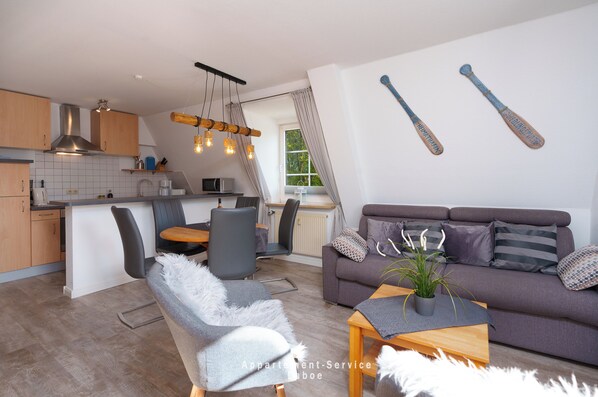 TV, DVD-spiller og stereoanlegg