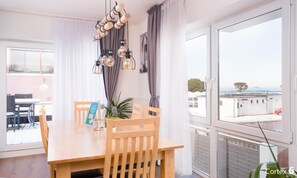 Unclassified image, 4 of 23, button