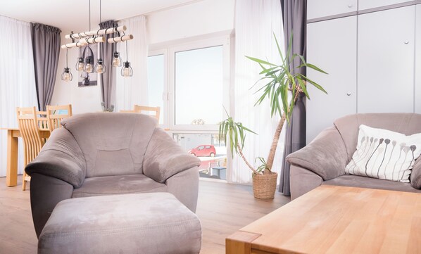 Unclassified image, 1 of 23, button