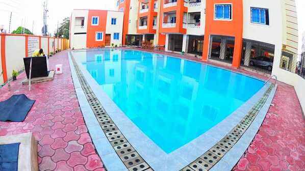 Outdoor pool - Mtwapa Luxury Apartment by Blodriff Hospitality (Mtwapa)