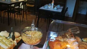Colazione a buffet inclusa, servita tutte le mattine