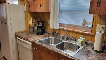 Fridge, microwave, dishwasher, coffee/tea maker