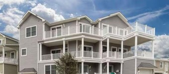Updated Beach Home with Ocean Views, Beach Block!
