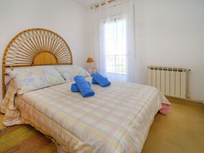 4 Schlafzimmer, Bügeleisen/Bügelbrett