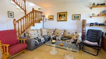 Televisie en een open haard