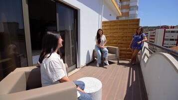 Quarto família, sacada | Sacada