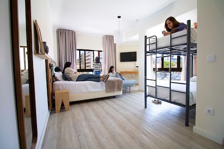 Ropa de cama de alta calidad, wifi gratis y ropa de cama