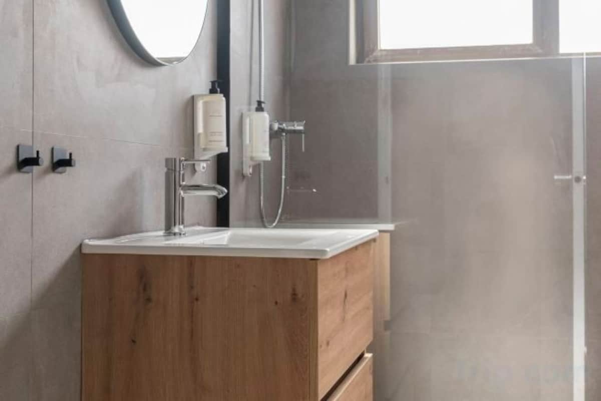 Bathroom | Hair dryer, towels, soap, shampoo