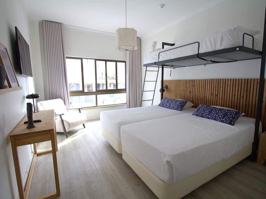 Quarto triplo standard | Roupas de cama premium, Wi-Fi de cortesia, roupa de cama