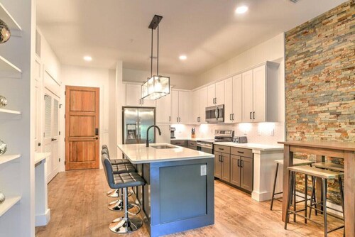 Downtown Open Concept with Balcony