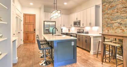Downtown Open Concept with Balcony