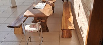 House with 03 bedrooms and all with air conditioning & garage