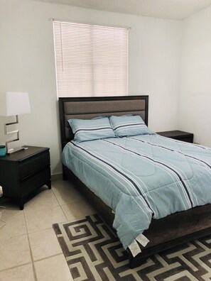 2 chambres, fer et planche à repasser, Wi-Fi gratuit, draps fournis
