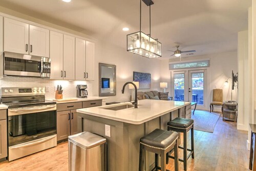 Classic and Timeless Downtown Condo