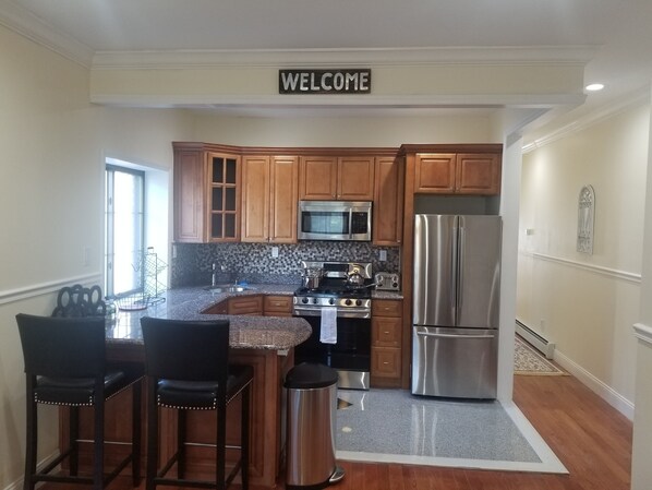 Fridge, microwave, oven, stovetop - 20-2 Comfortable Quality Cribs (Queens)