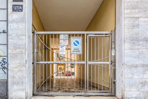 تفاصيل الفندق من الخارج