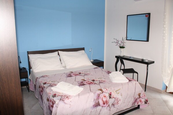 Double Room | Rollaway beds, free WiFi, bed sheets