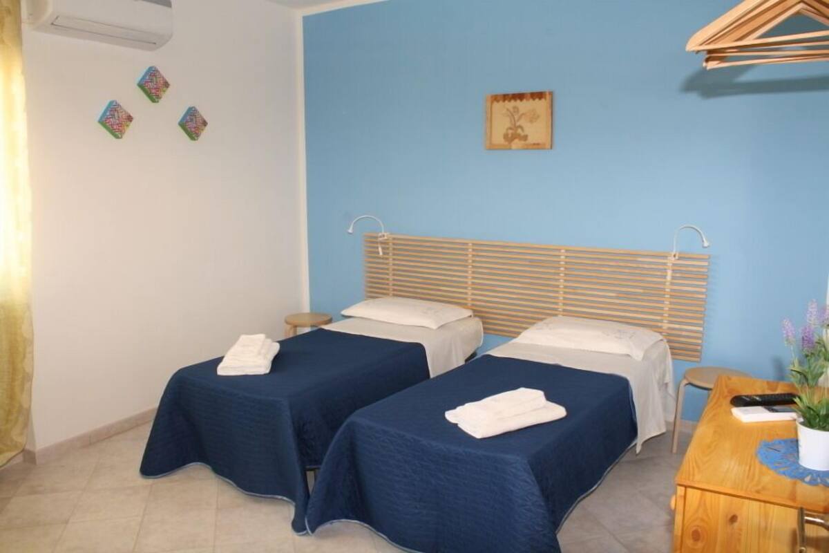 Rollaway beds, free WiFi, bed sheets