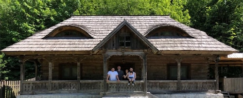 Casa Petra Visag - Authentic Romanian Cottage