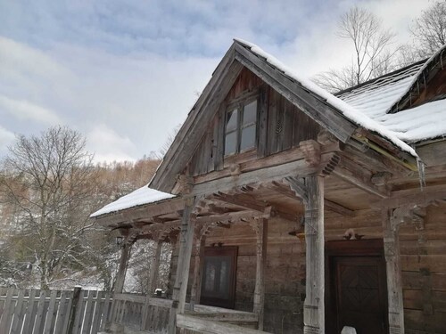 Casa Petra Visag - Authentic Romanian Cottage