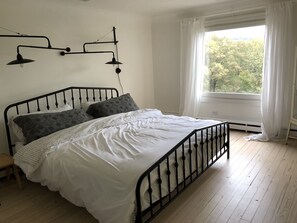 3 camere, una scrivania, ferro/asse da stiro, Wi-Fi gratuito