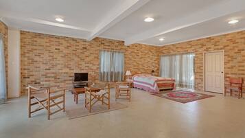 4 間睡房、熨斗/熨衫板、上網