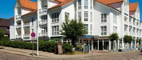 المنشأة من الخارج