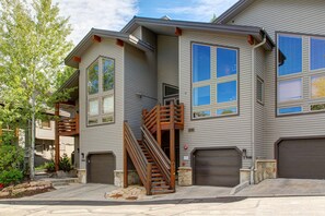 Exterior - Abode in Snowpark | Winter Special - Heart of Deer Valley | Spacious Mountain Modern Retreat | Luxury Amenities (Park City)