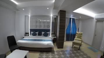Luxury Room, 1 King Bed | In-room safe, iron/ironing board, free WiFi, bed sheets