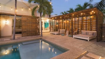 Outdoor pool, pool loungers