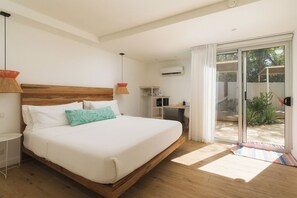 Premier Room, 1 King Bed, Garden View (Garden Room #7 et #8) | Premium bedding, in-room safe, individually decorated -  BOHO Tamarindo (Tamarindo)