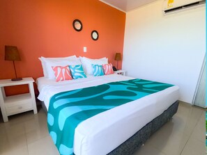 Double Room, Ocean View | Premium bedding, minibar, in-room safe, blackout curtains - Caribbean Coral (San Andrés)