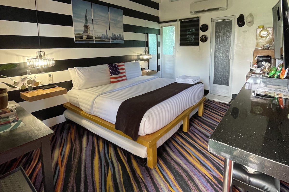 Studio Suite Superior, 1 giường cỡ king | Minibar, két bảo mật tại phòng, bàn, màn/rèm cản sáng